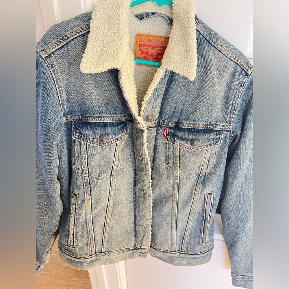 Levi’s Sherpa lined jean jacket